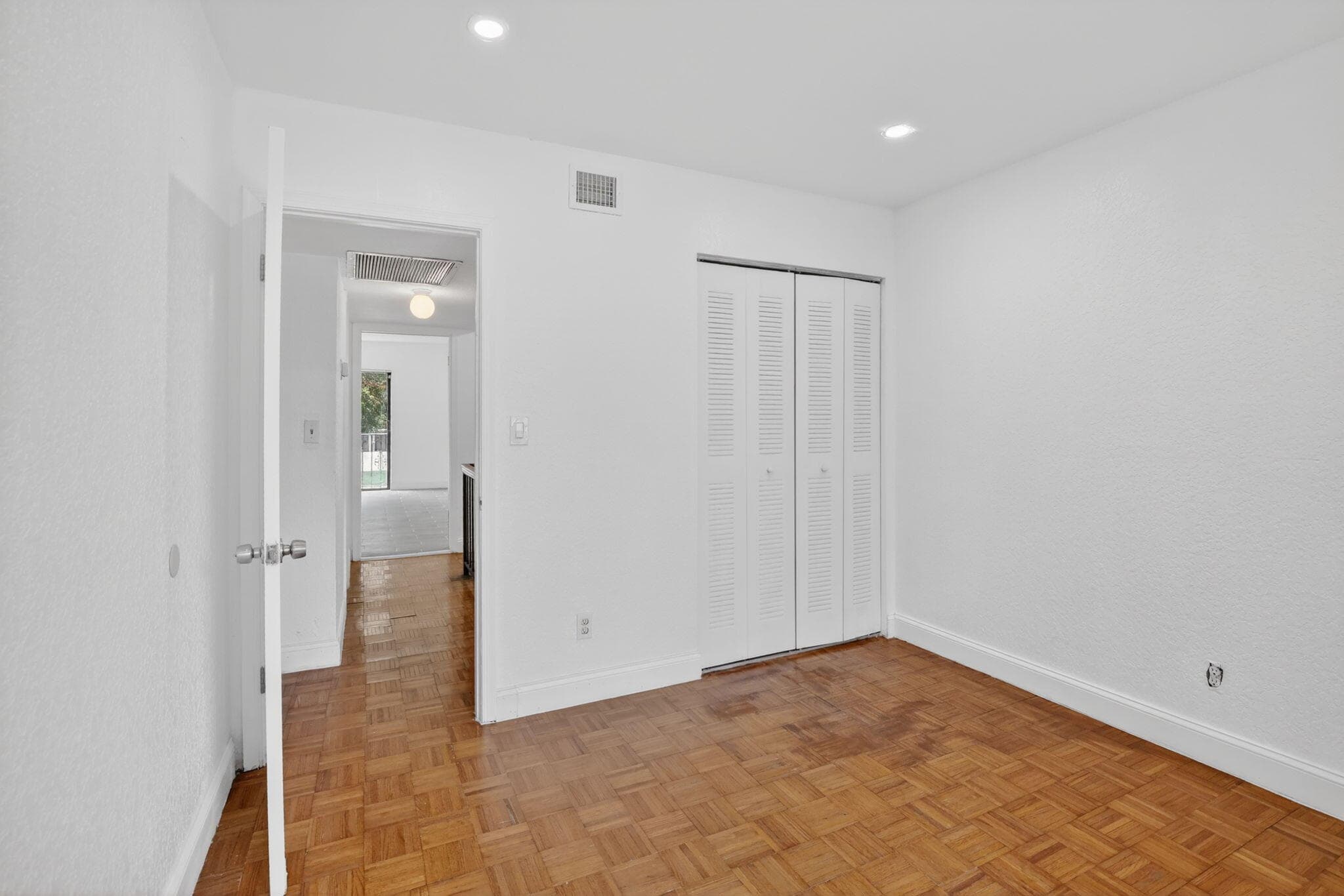11556 NW 1st Street, Plantation, FL 33325 23