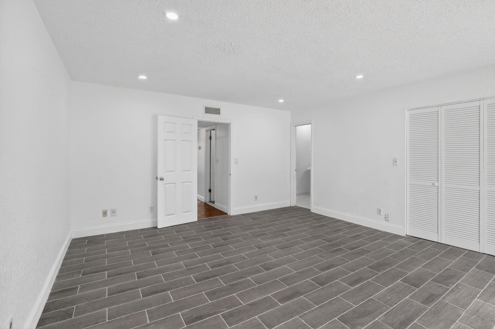 11556 NW 1st Street, Plantation, FL 33325 13