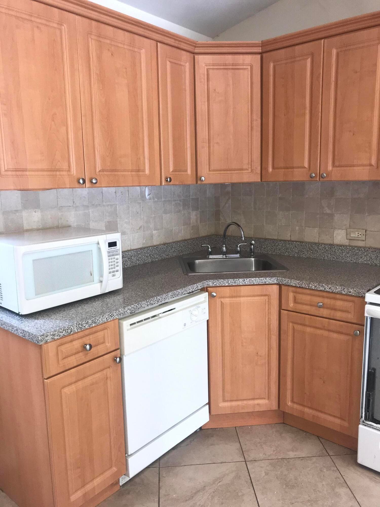 845 NW 98th Avenue, Plantation, FL 33324 4