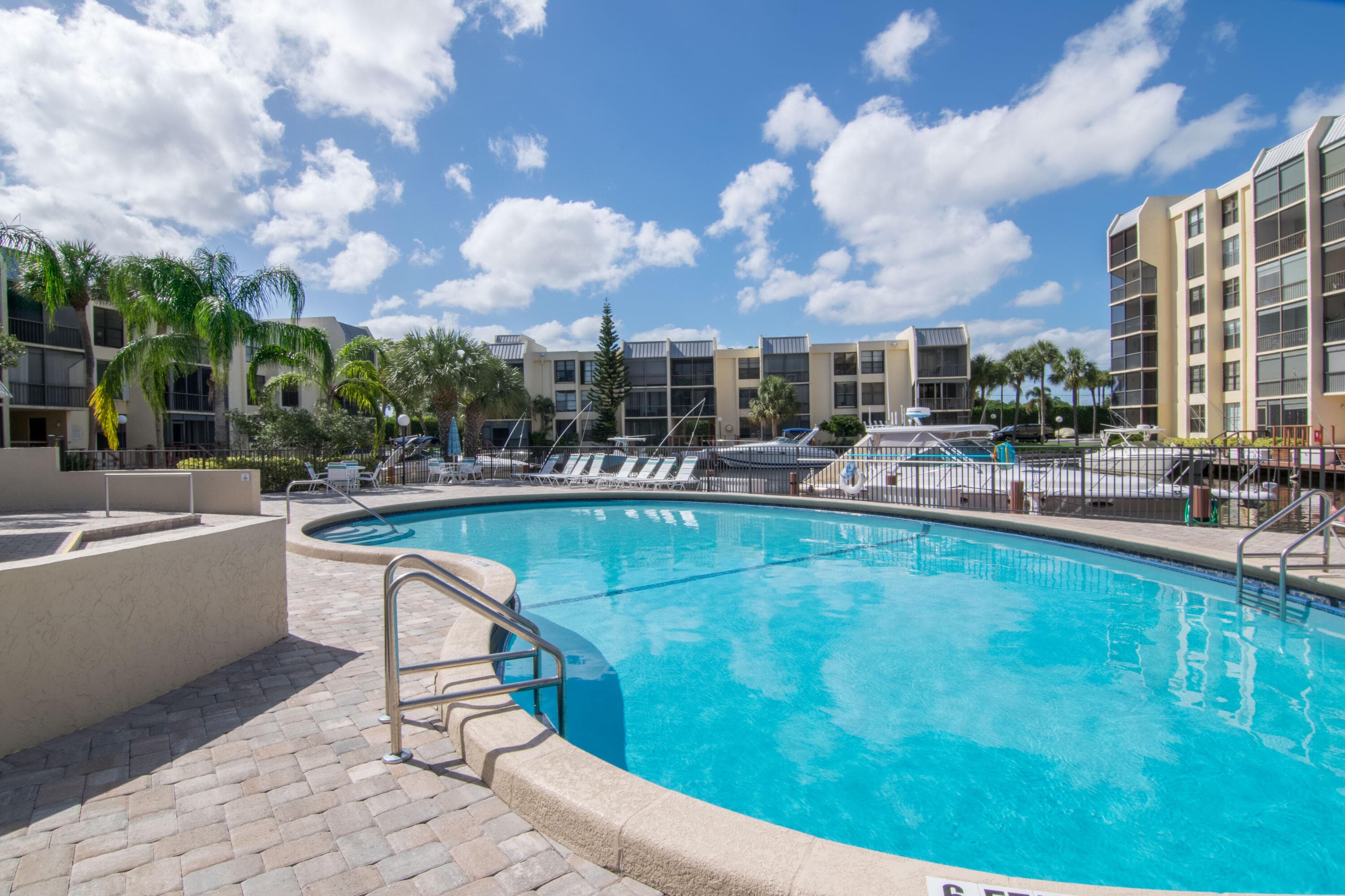 9 Royal Palm Way 403, Boca Raton, FL 33432 40