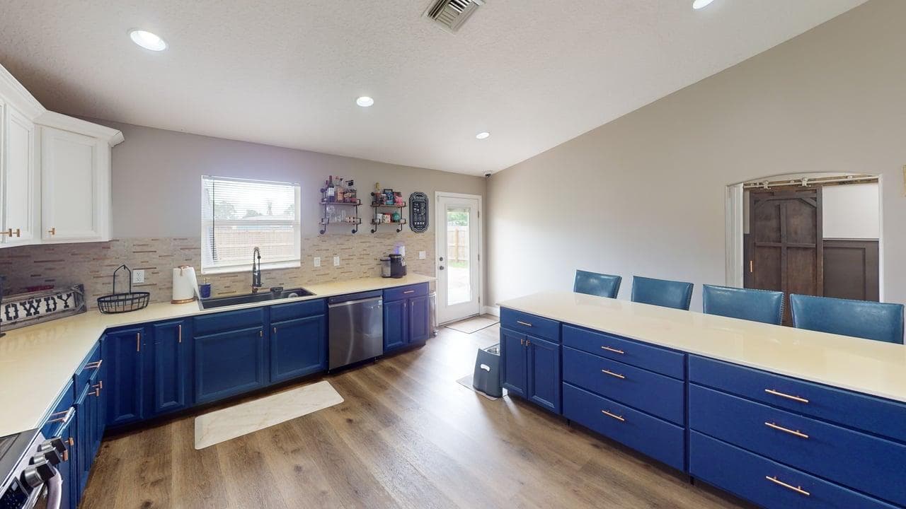 201 NE Faring Avenue, Port St. Lucie, FL 34983 10