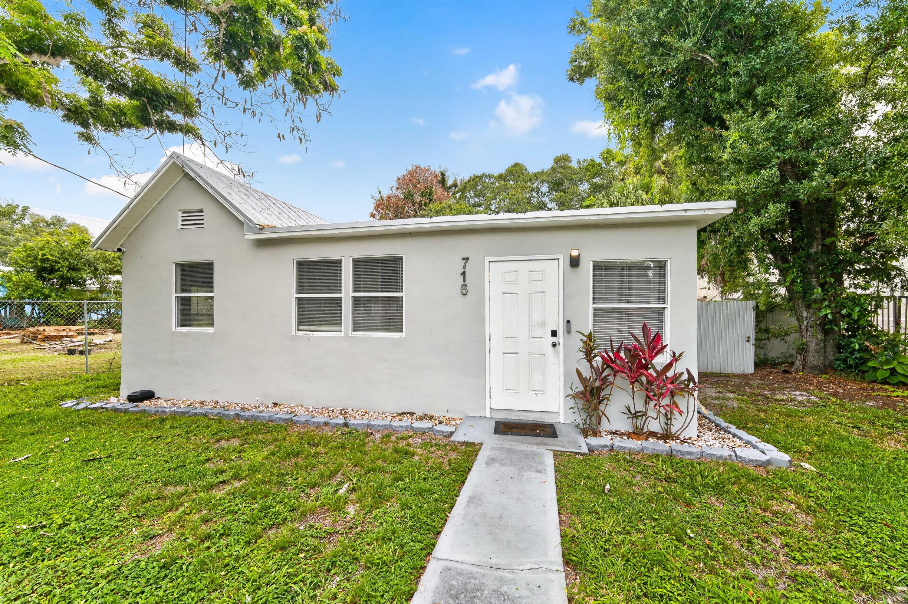 716 Citrus Avenue, Fort Pierce, FL 34950 2