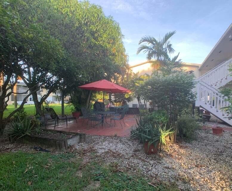 243 Coventry K, West Palm Beach, FL 33417 23