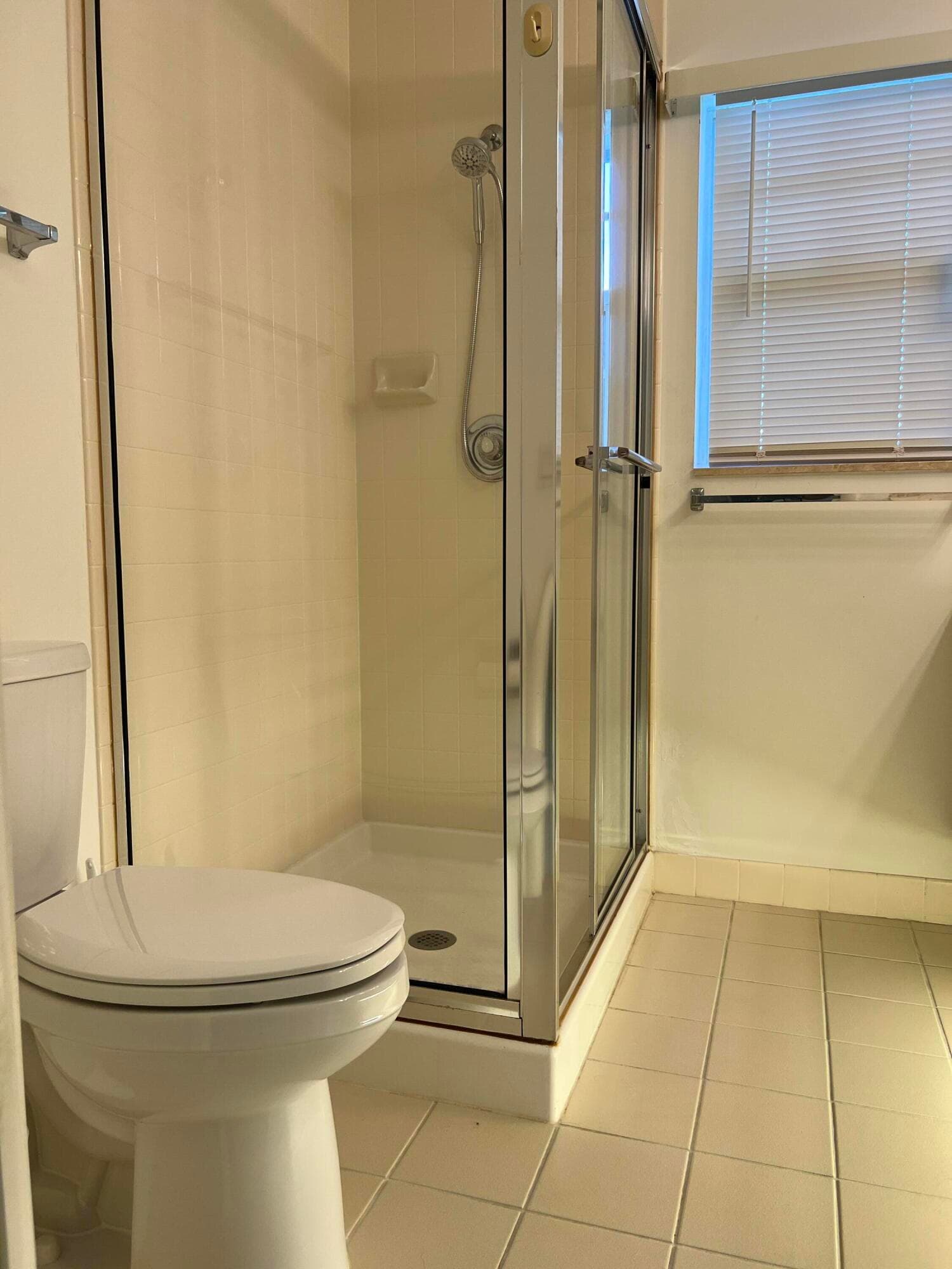 36 Danbury Court B, Royal Palm Beach, FL 33411 18