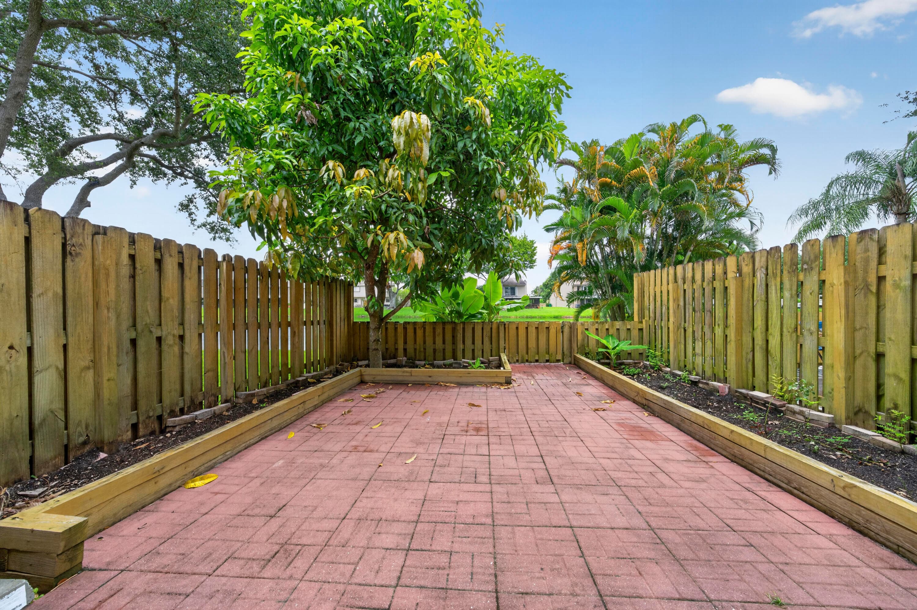 5182 S University Drive, Davie, FL 33328 4