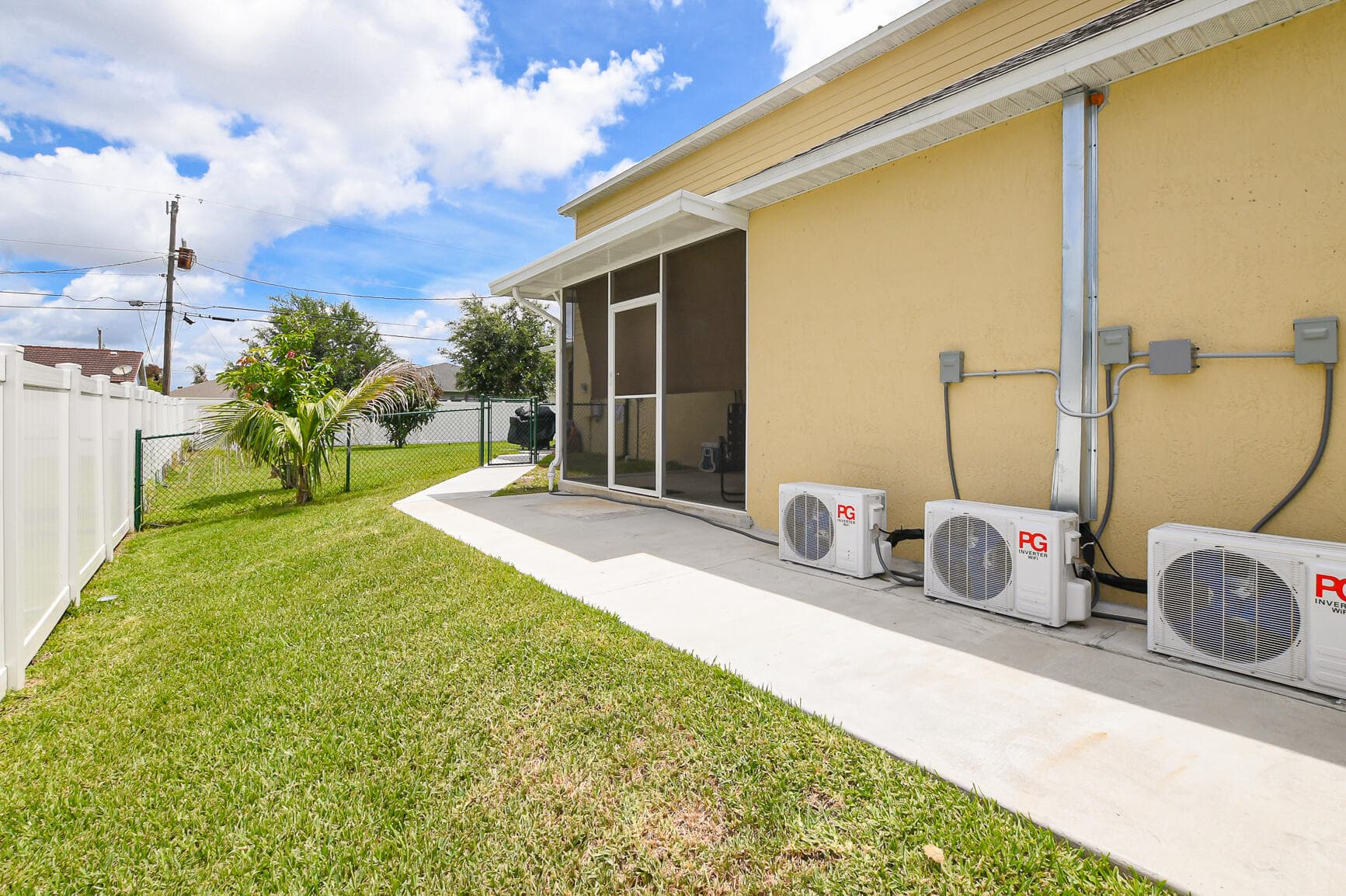 1033 SW General Patton Terrace, Port St. Lucie, FL 34953 60
