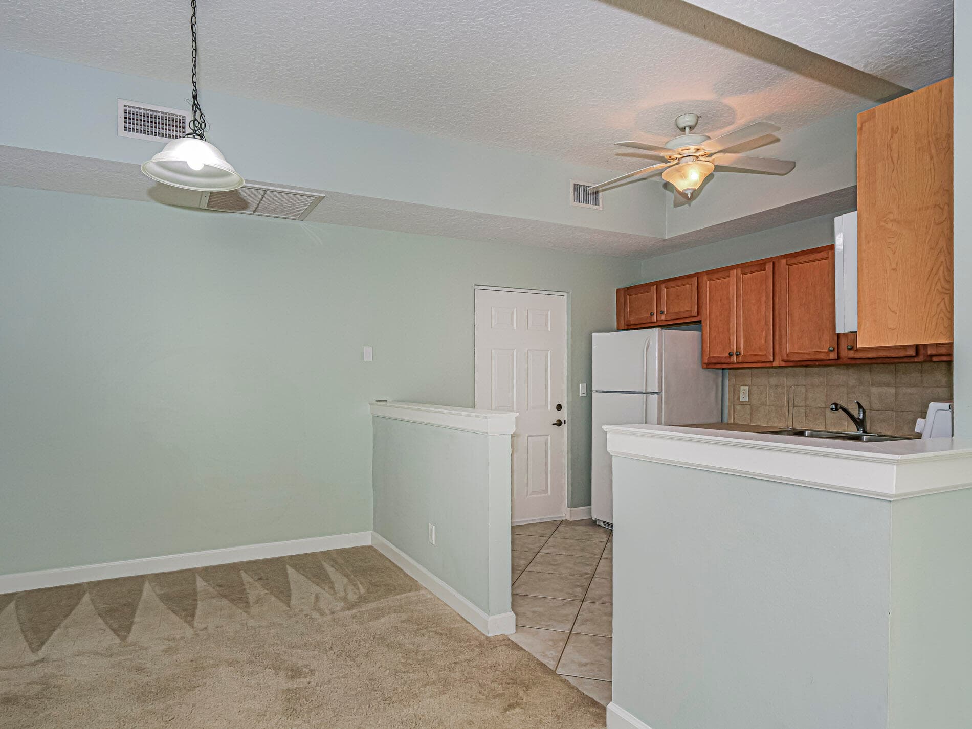 524 7th Square 101, Vero Beach, FL 32962 7