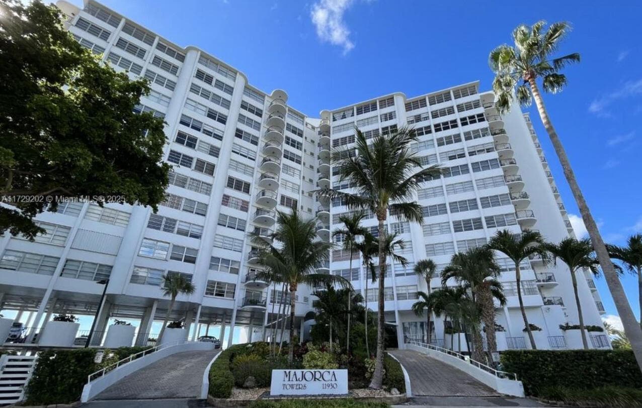 11930 N Bayshore Drive Ph10, North Miami, FL 33181 18