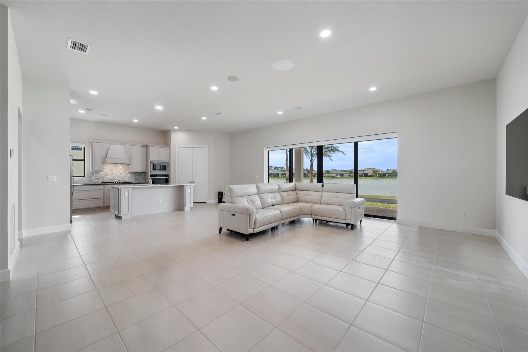 818 SE Courances Drive, Port St. Lucie, FL 34984 11