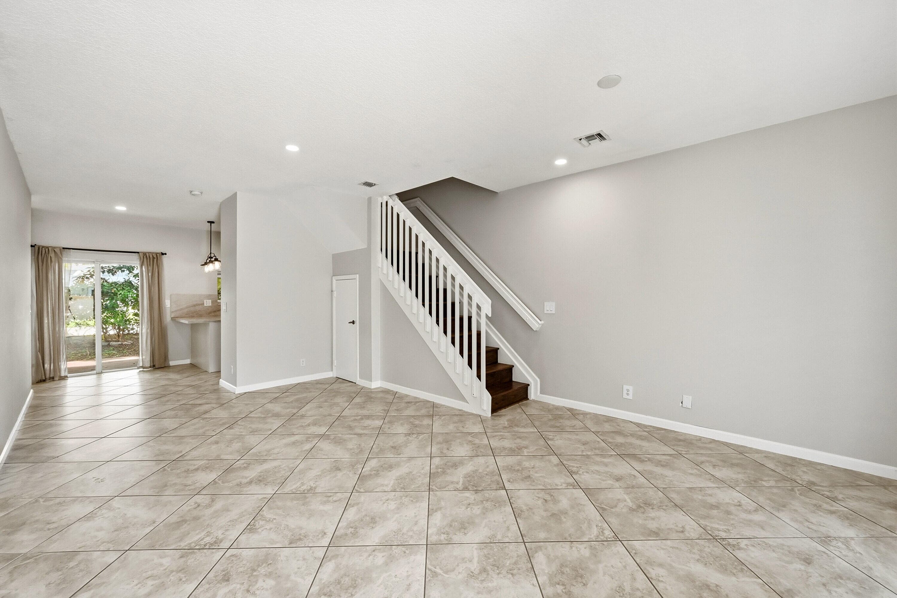 8464 Lagos De Campo Boulevard, Tamarac, FL 33321 13