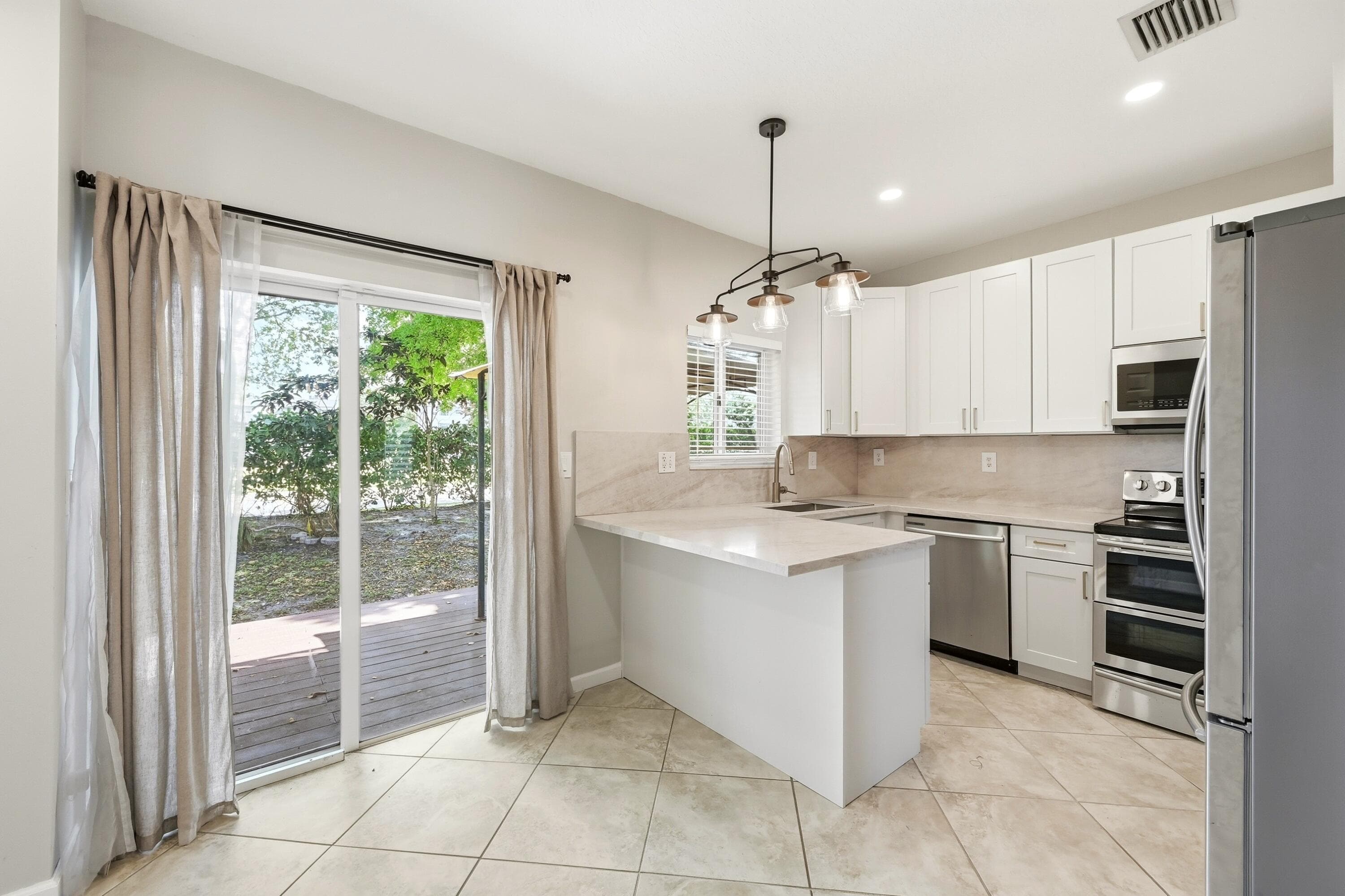 8464 Lagos De Campo Boulevard, Tamarac, FL 33321 7