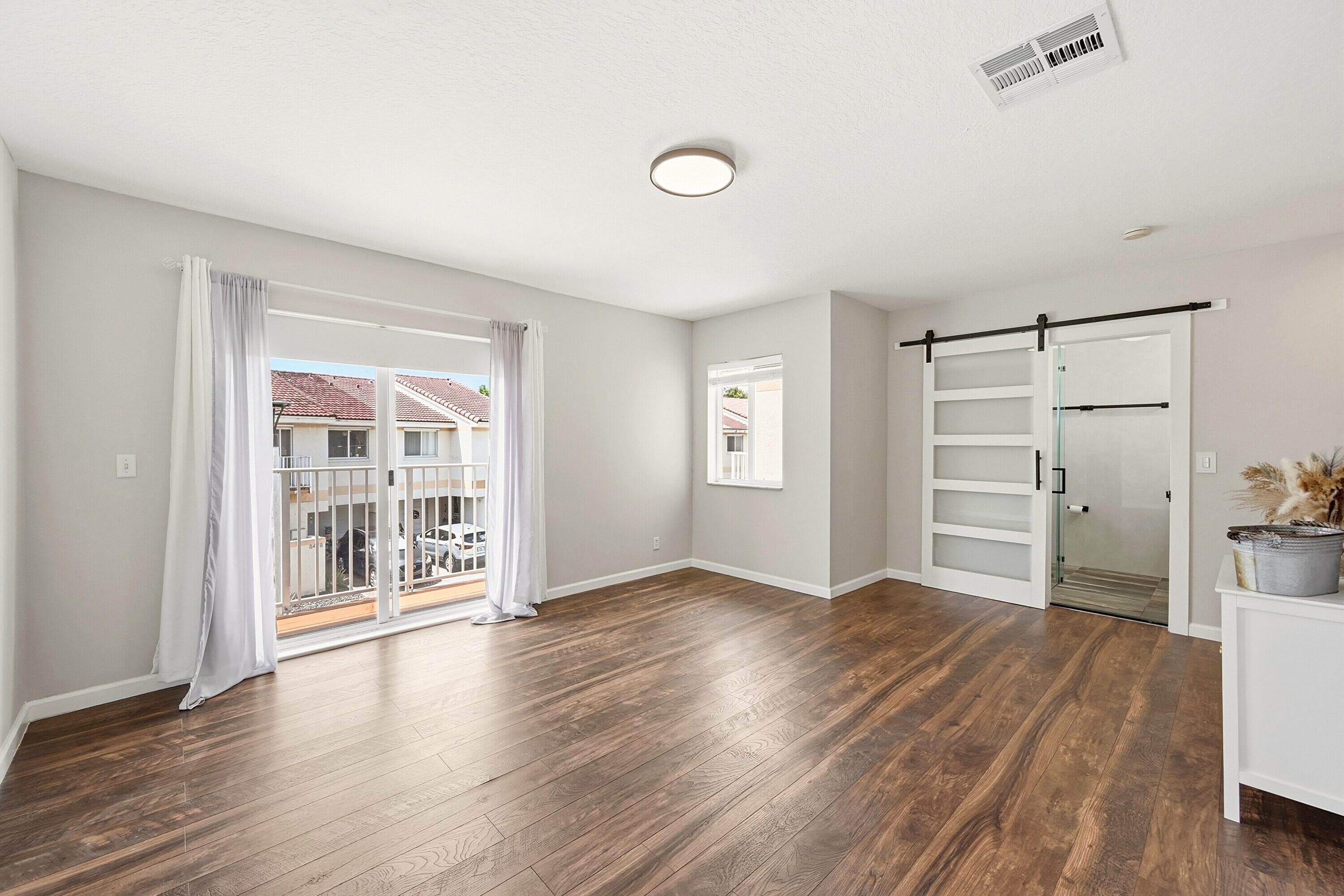 8464 Lagos De Campo Boulevard, Tamarac, FL 33321 32