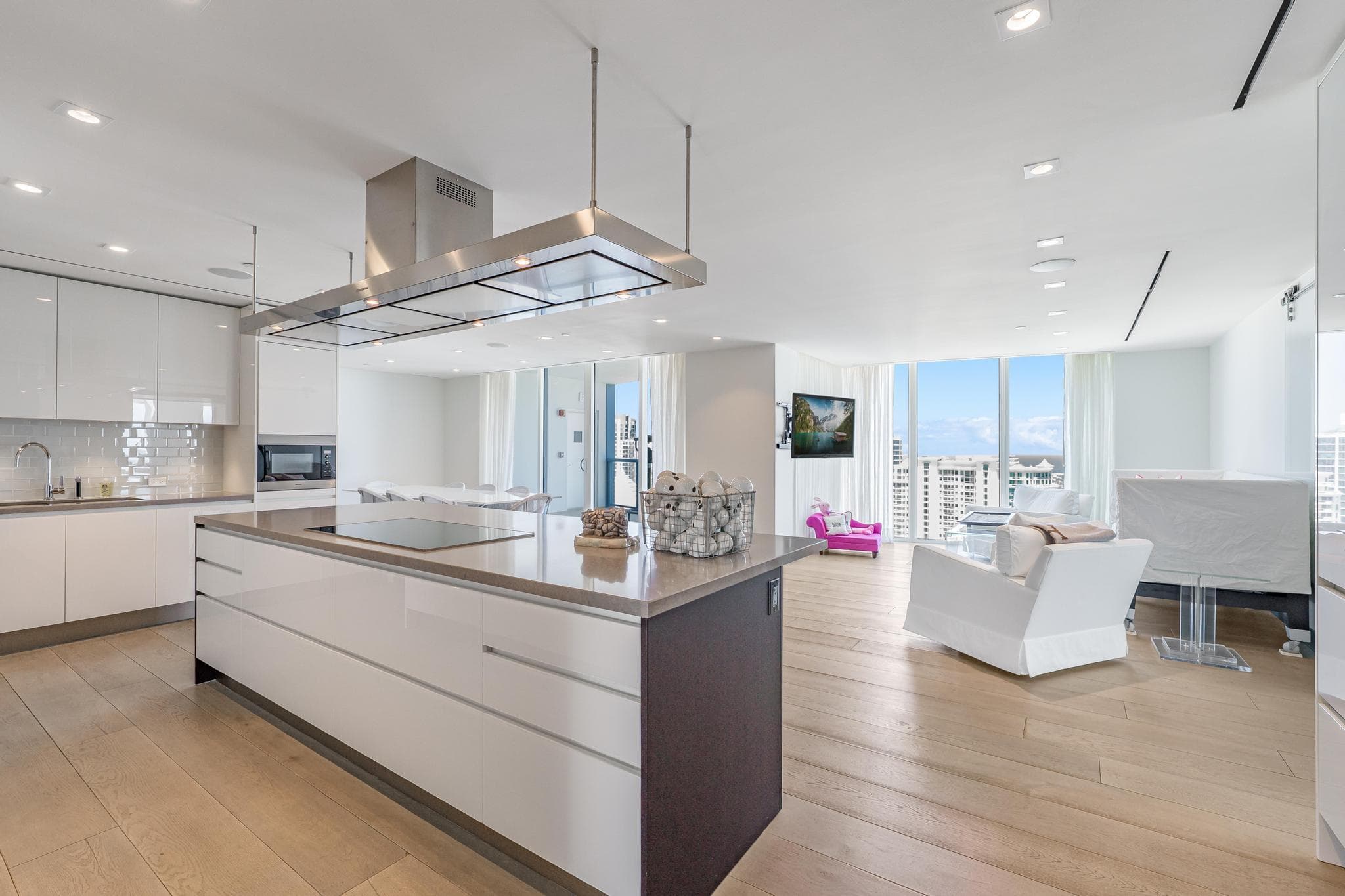 333 Las Olas Way 4206, Fort Lauderdale, FL 33301 9