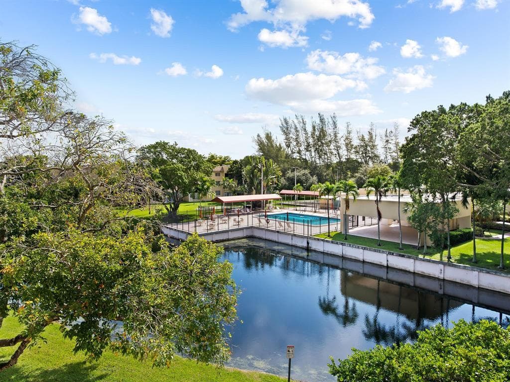 5750 NW 64th Avenue 201, Tamarac, FL 33319 24