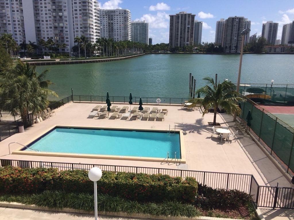 2780 NE 183rd Street 1515, Aventura, FL 33160 6