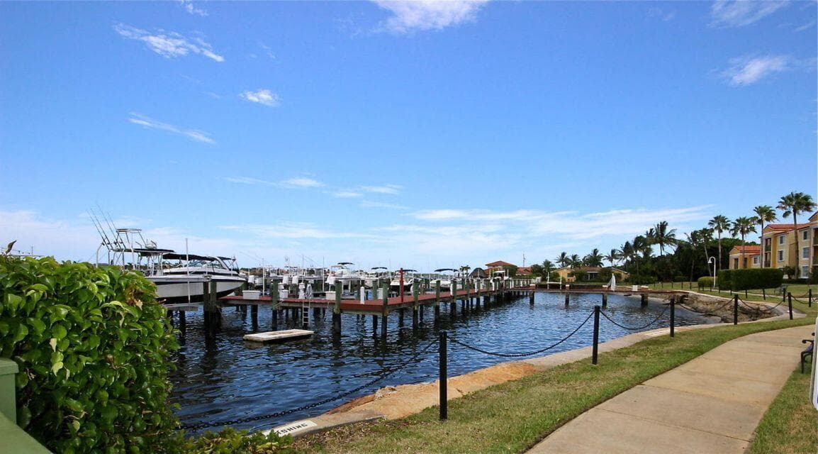 160 Yacht Club Way 209, Hypoluxo, FL 33462 21