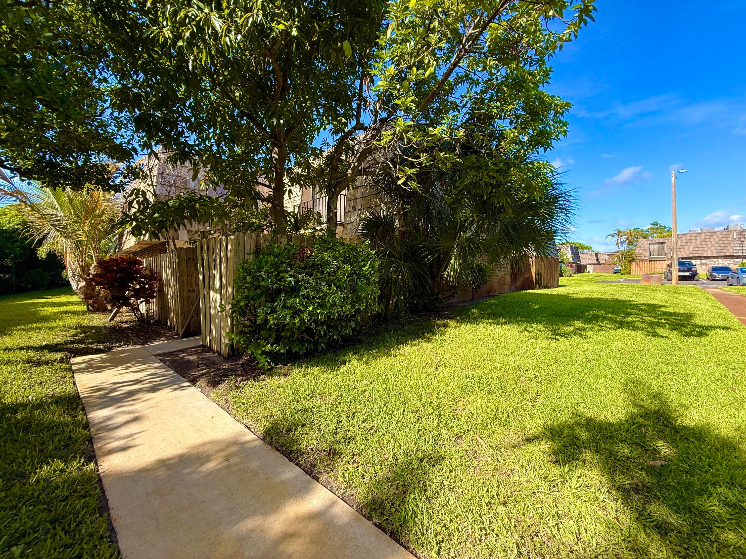 1684 Forest Lakes Circle A, West Palm Beach, FL 33406 13