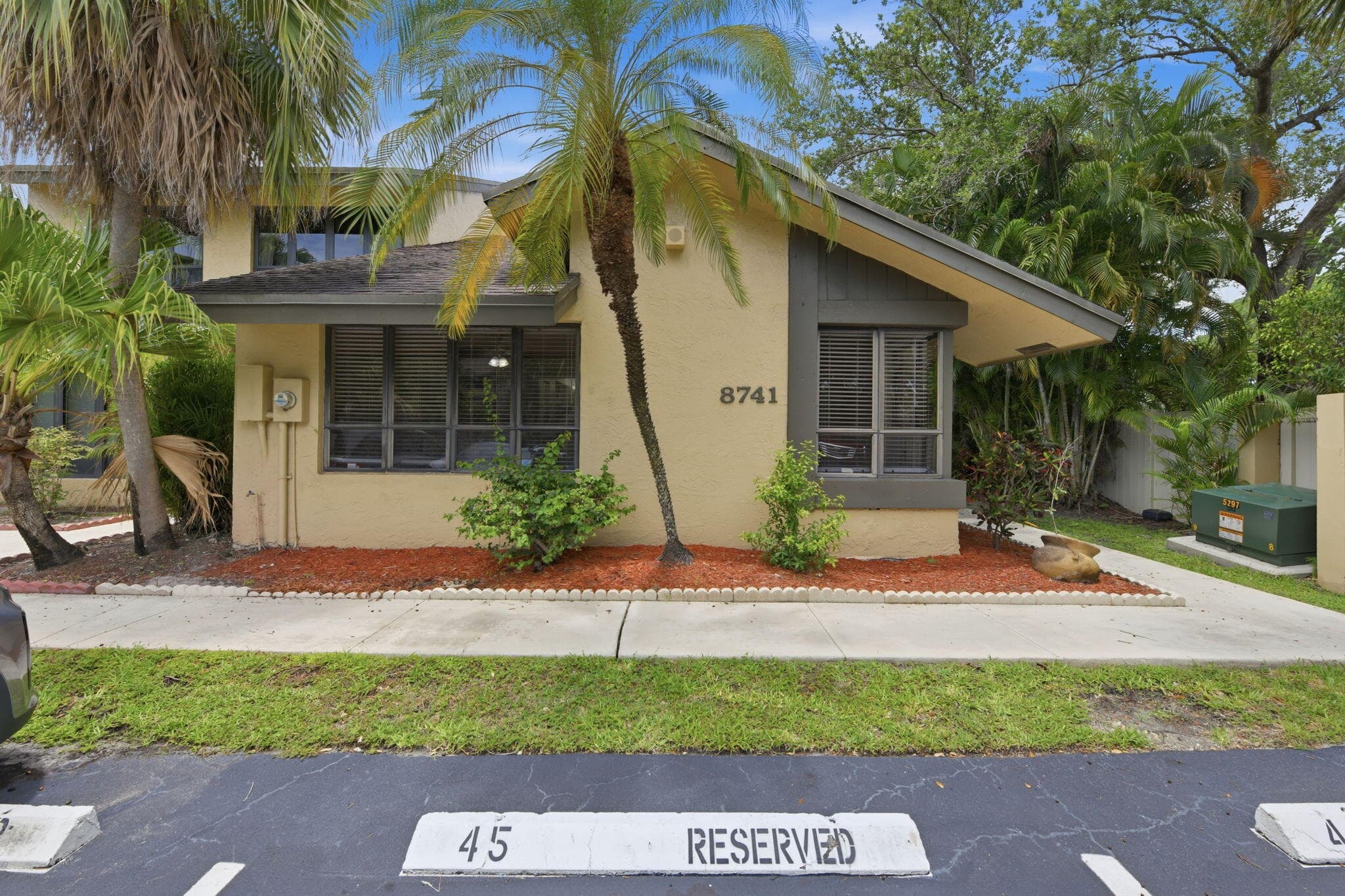 8741 Cleary Boulevard, Plantation, FL 33324