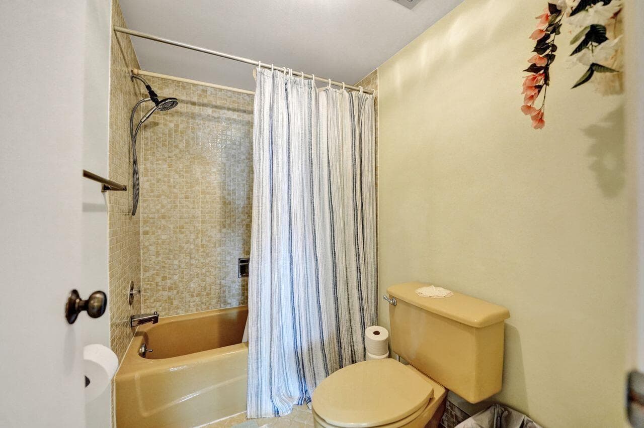 301 Lake Shore Drive 809, Lake Park, FL 33403 37