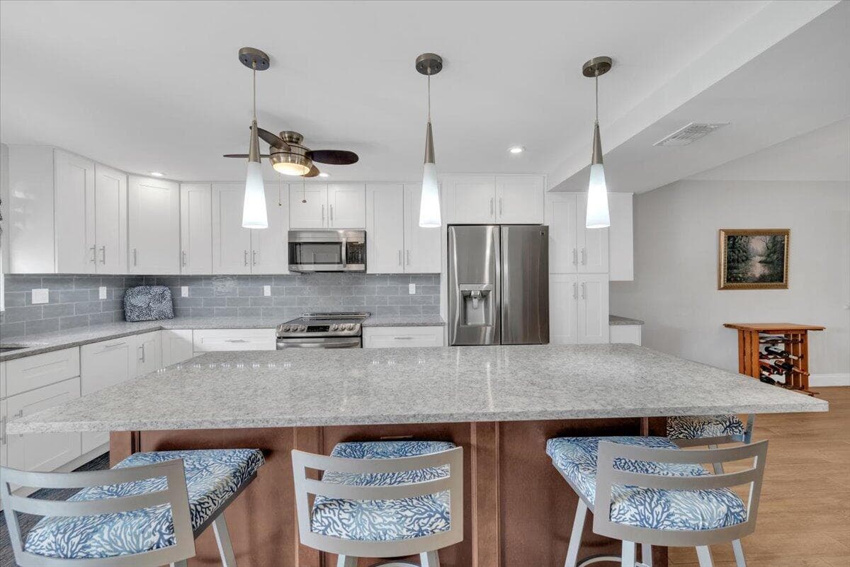 300 N Hwy A1a 101h, Jupiter, FL 33477 4
