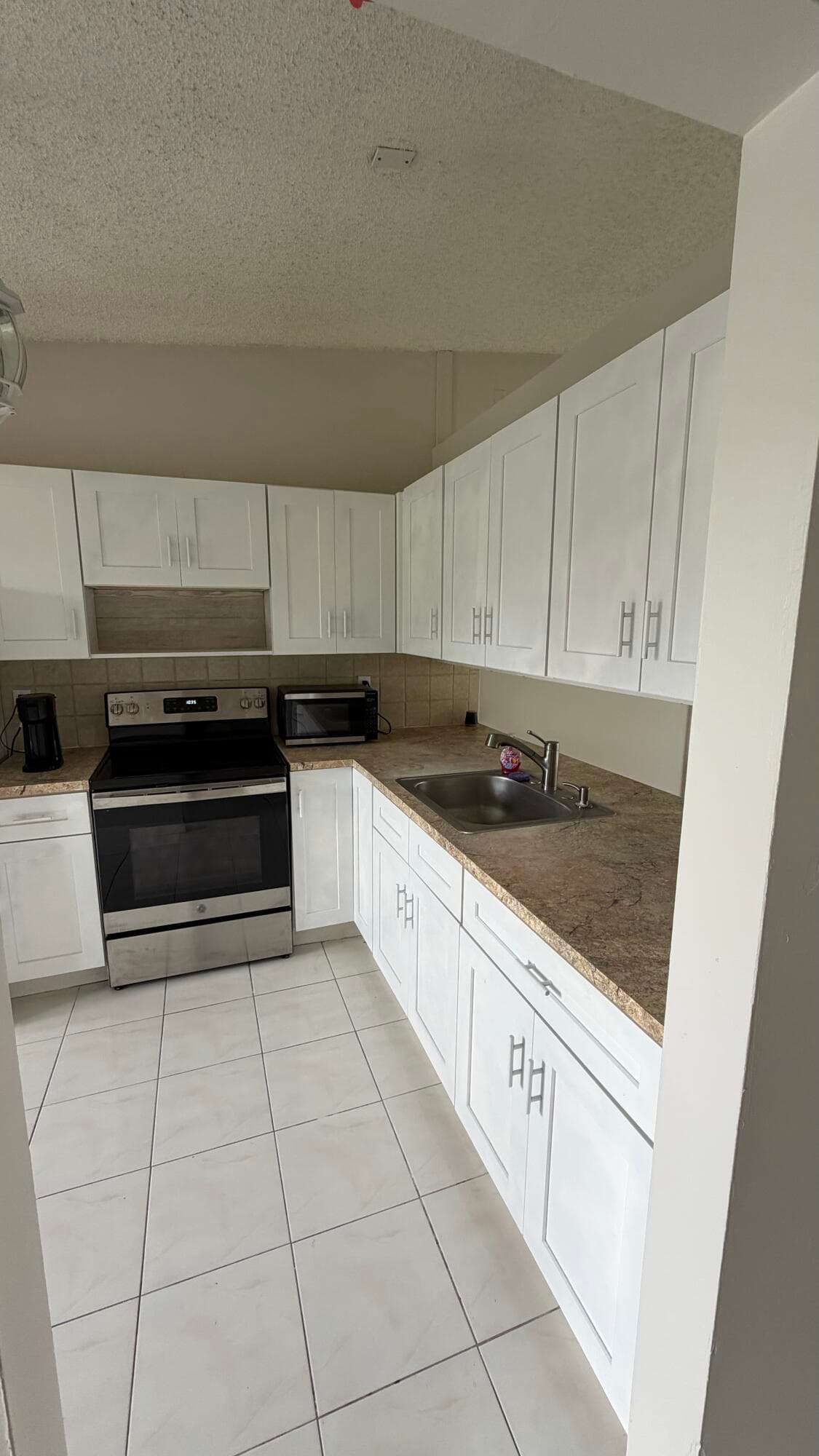 5460 S Lakewood Cir S S C, Margate, FL 33063 9
