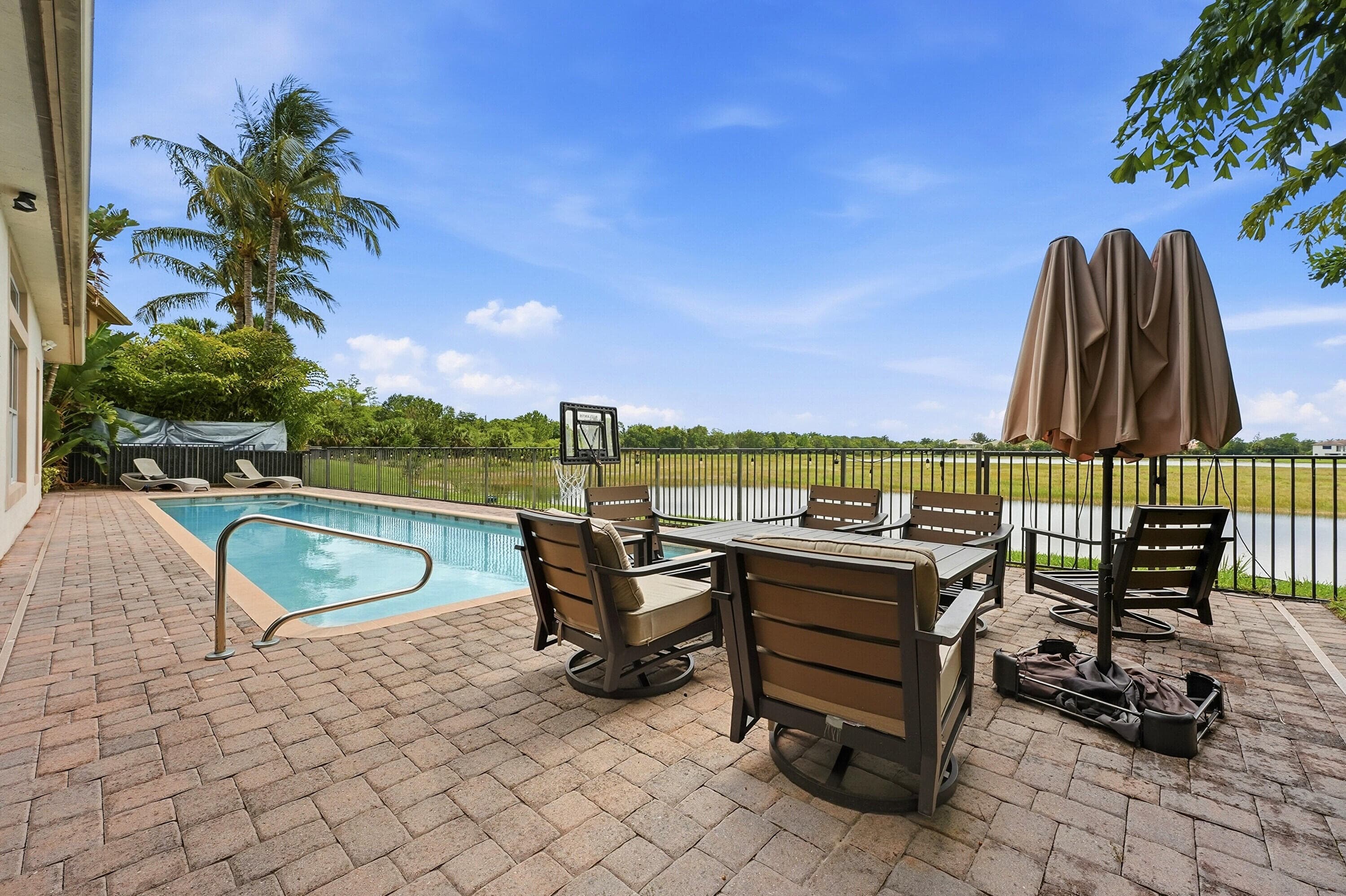 851 Edgebrook Lane, West Palm Beach, FL 33411 34