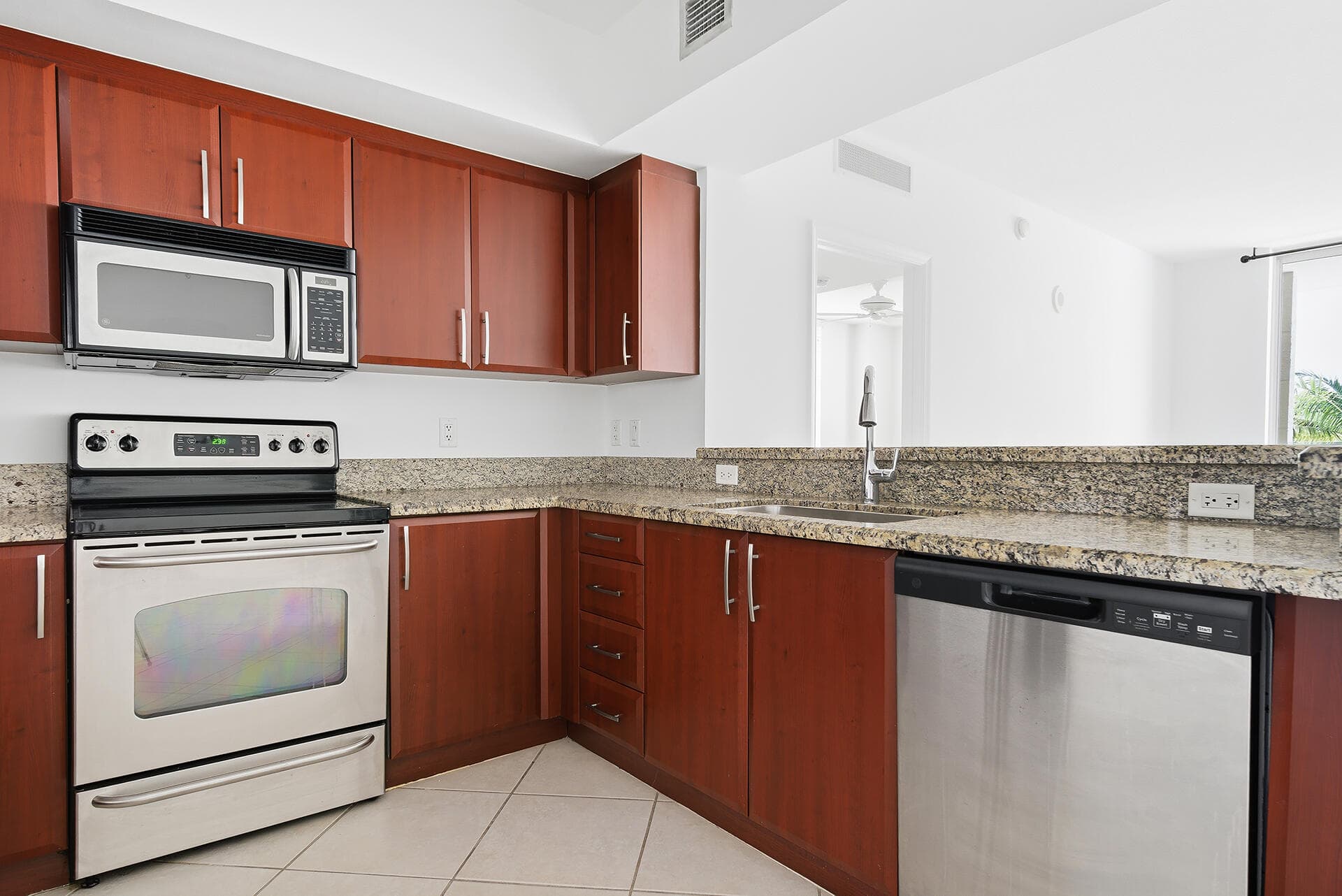 403 S Sapodilla Avenue 218, West Palm Beach, FL 33401 3