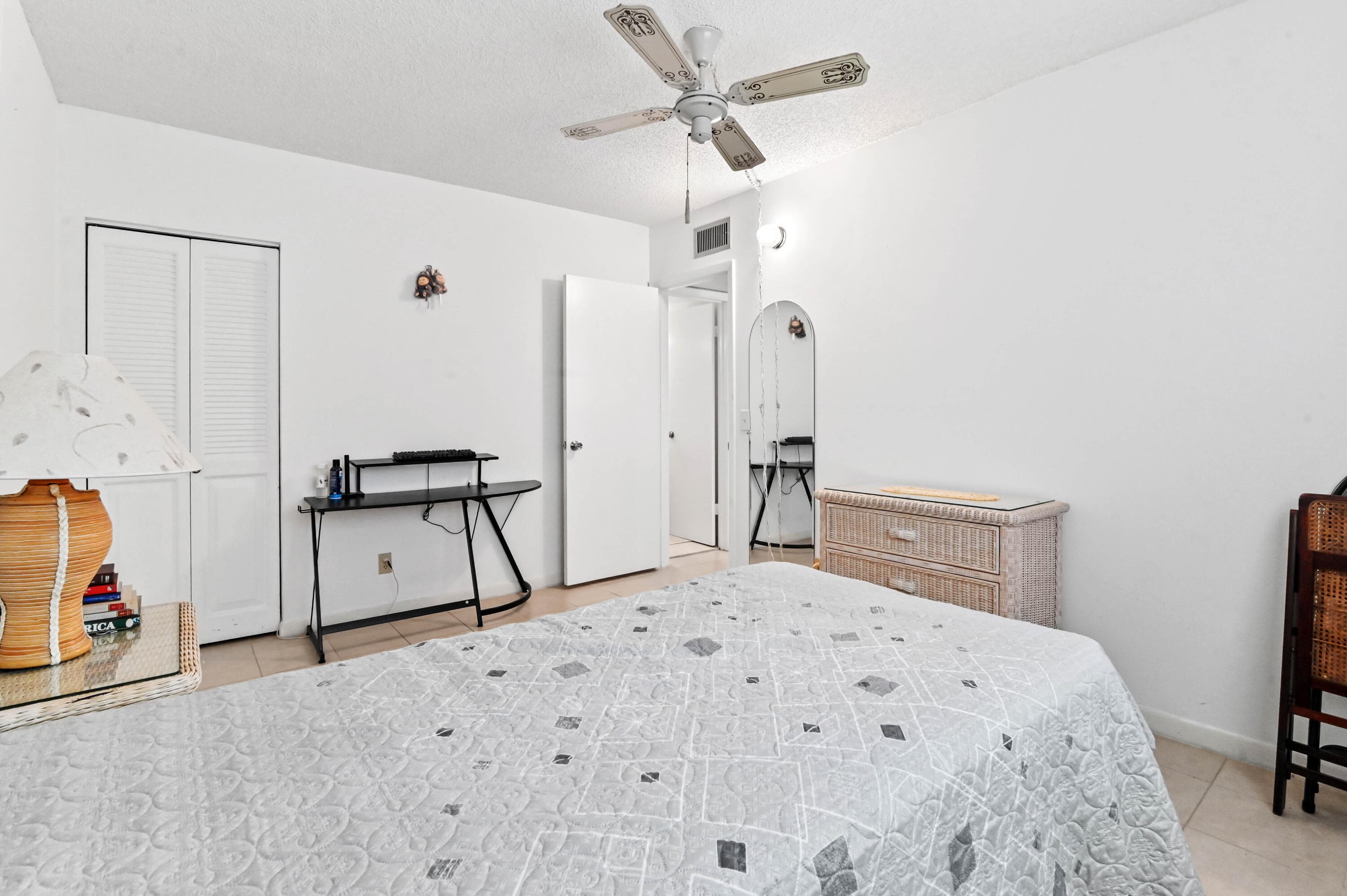 2860 SW 22nd Avenue 4040, Delray Beach, FL 33445 24