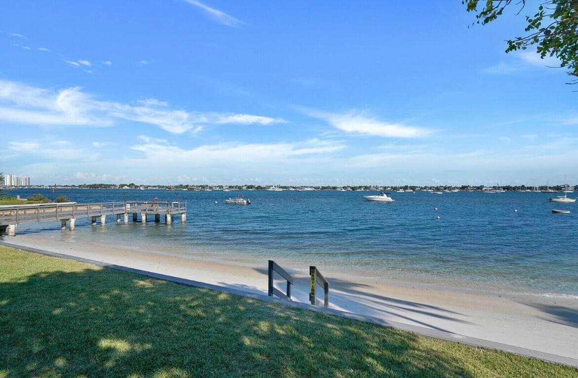 5600 N Flagler Drive Unit 1608, West Palm Beach, FL 33407 19