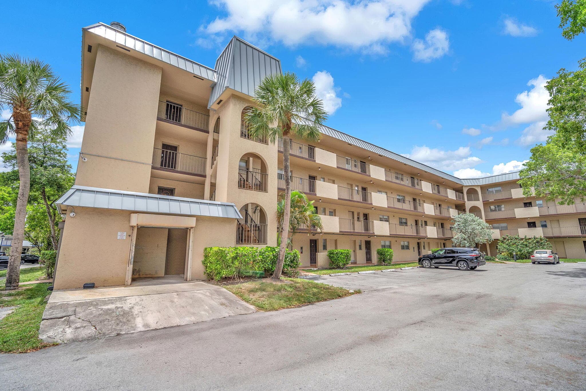 6361 N Falls Cir Drive 408, Lauderhill, FL 33319 2