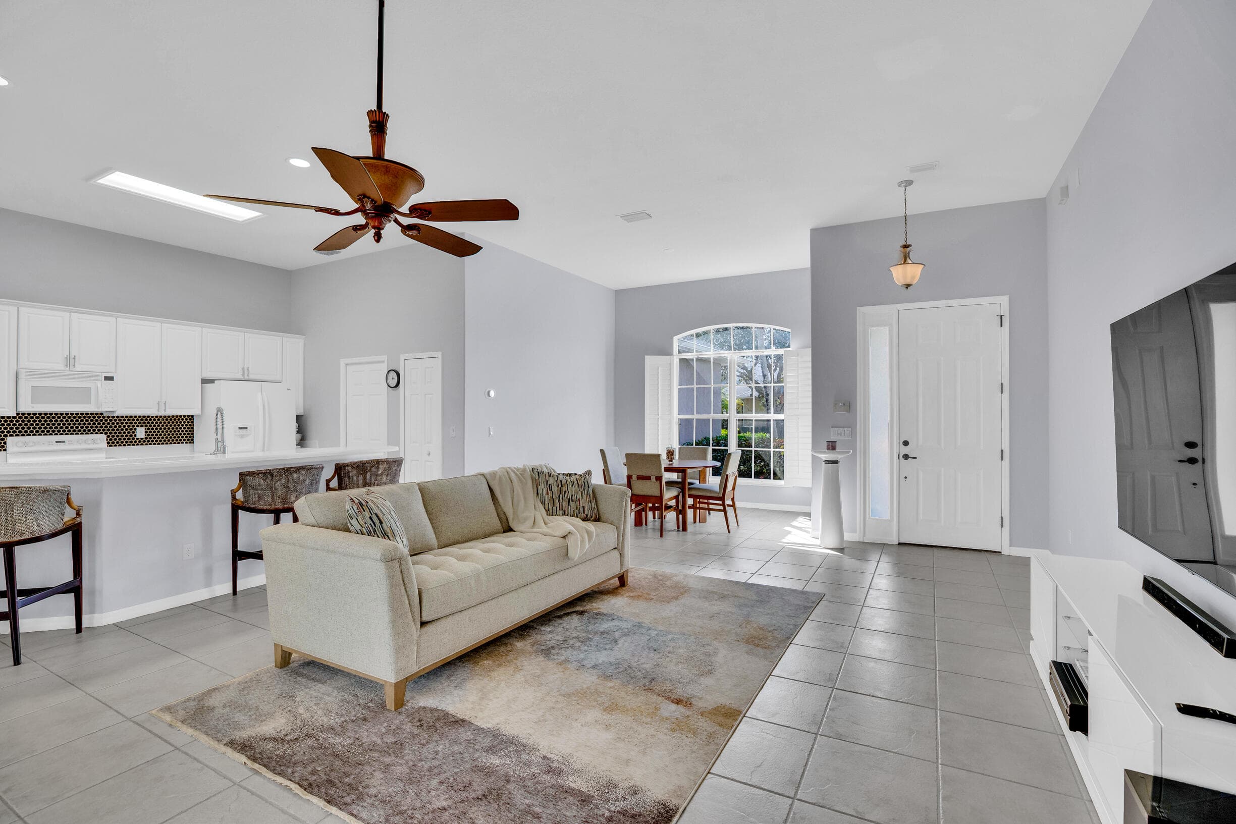 240 SW Champagne Ct Court SW, Vero Beach, FL 32968 4