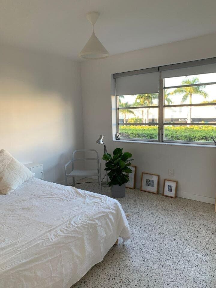 649 SW 9th Street 301, Miami, FL 33130