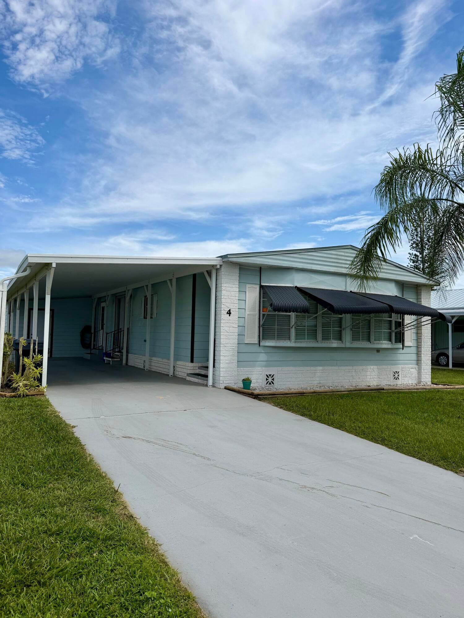 4 El Morrow, Port St. Lucie, FL 34952 3