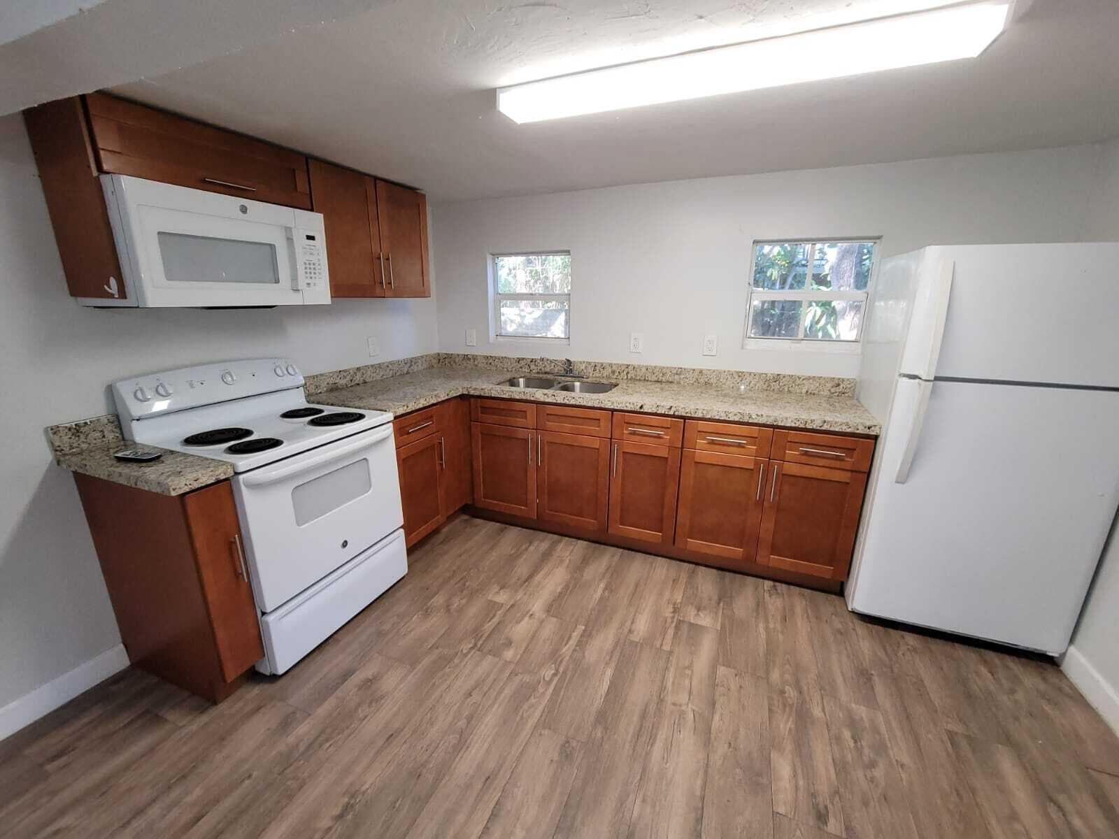 210 SW 7th Street, Dania Beach, FL 33004 3