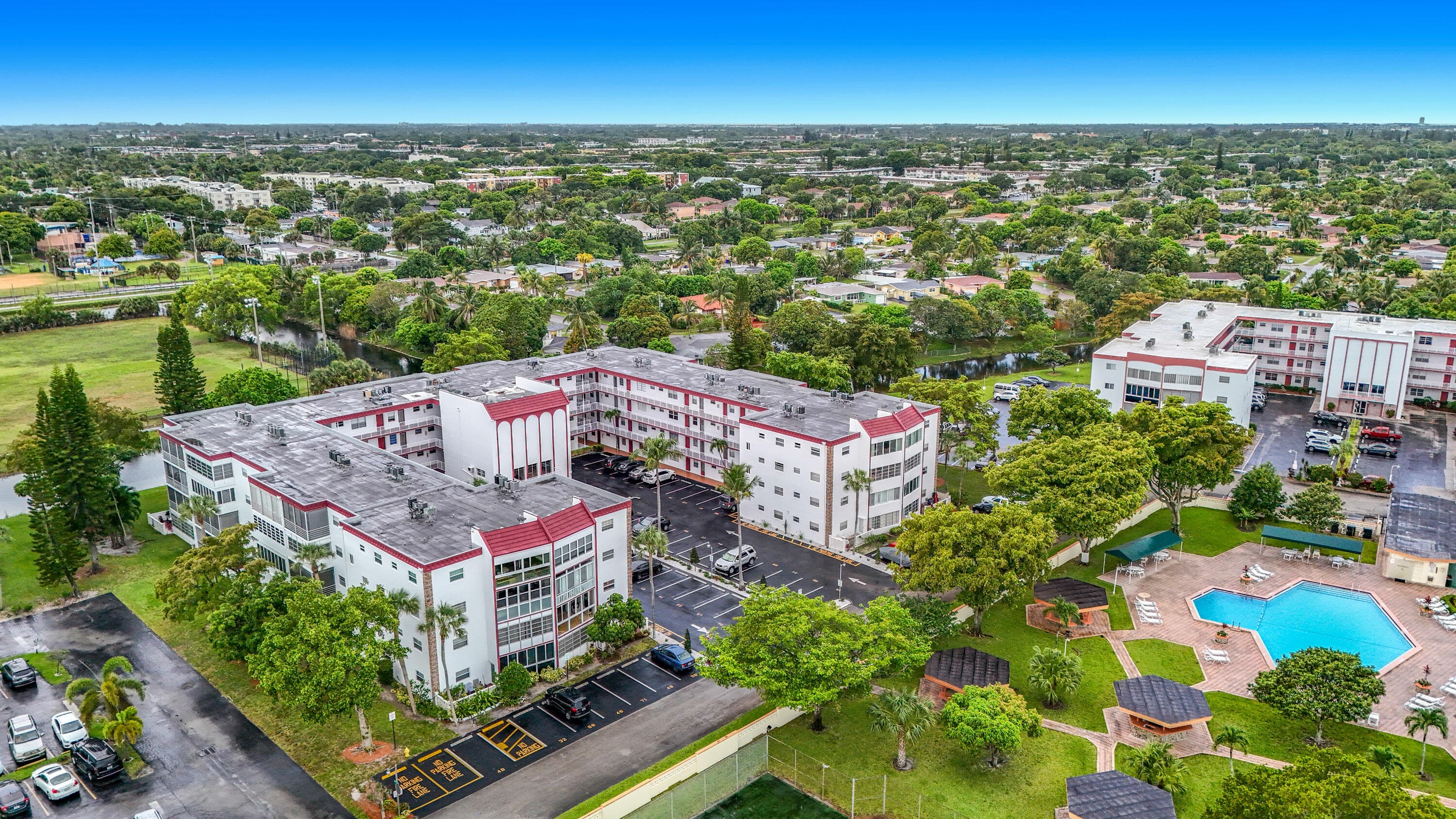 4270 NW 40th Street 401, Lauderdale Lakes, FL 33319 2
