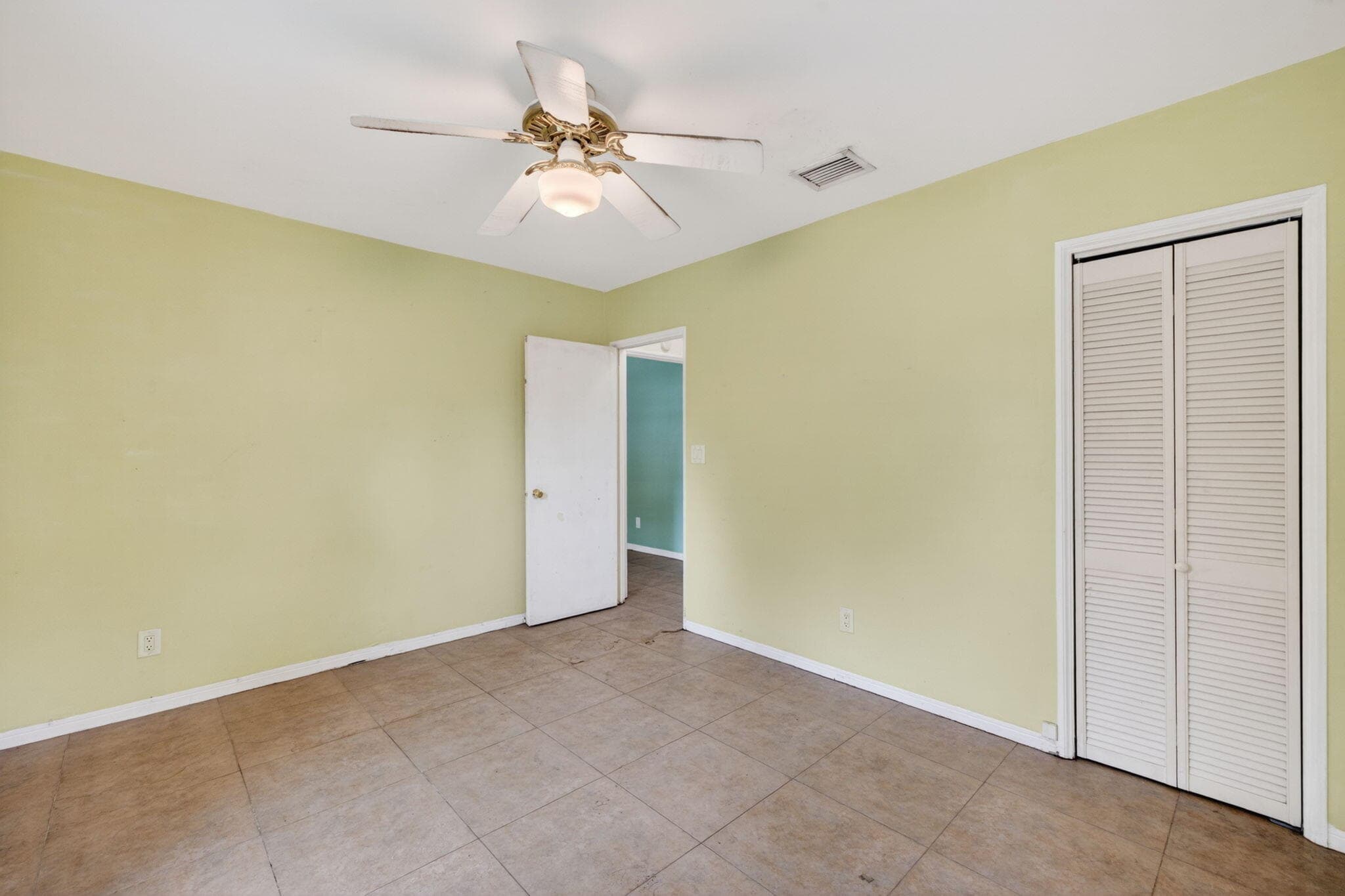 841 SW 18th Court, Fort Lauderdale, FL 33315 35