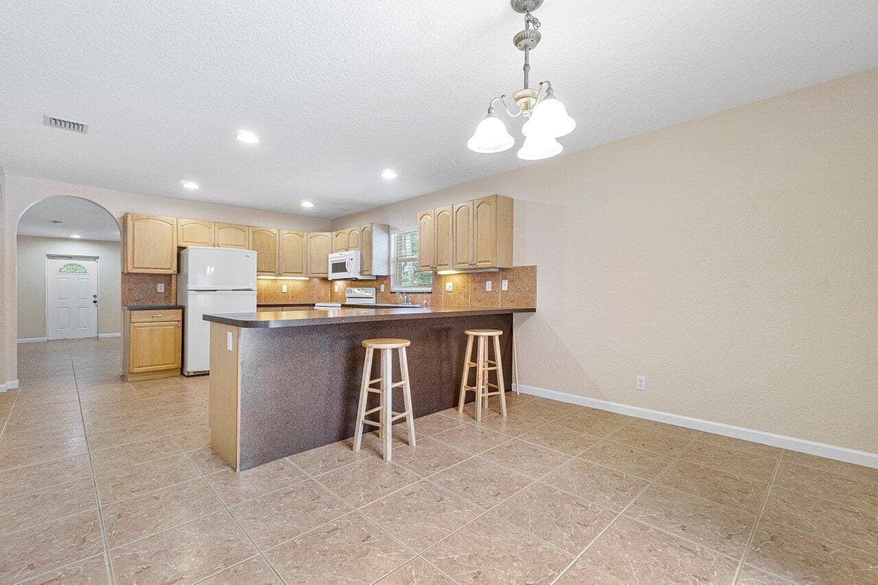 5592 1st Road, Lake Worth, FL 33467 11