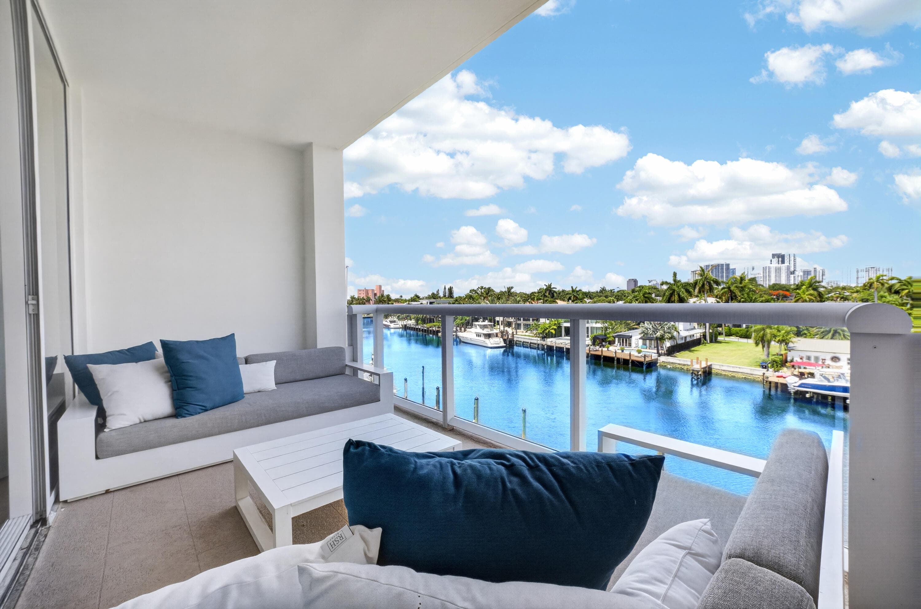 45 Hendricks Isle 403, Fort Lauderdale, FL 33301 54