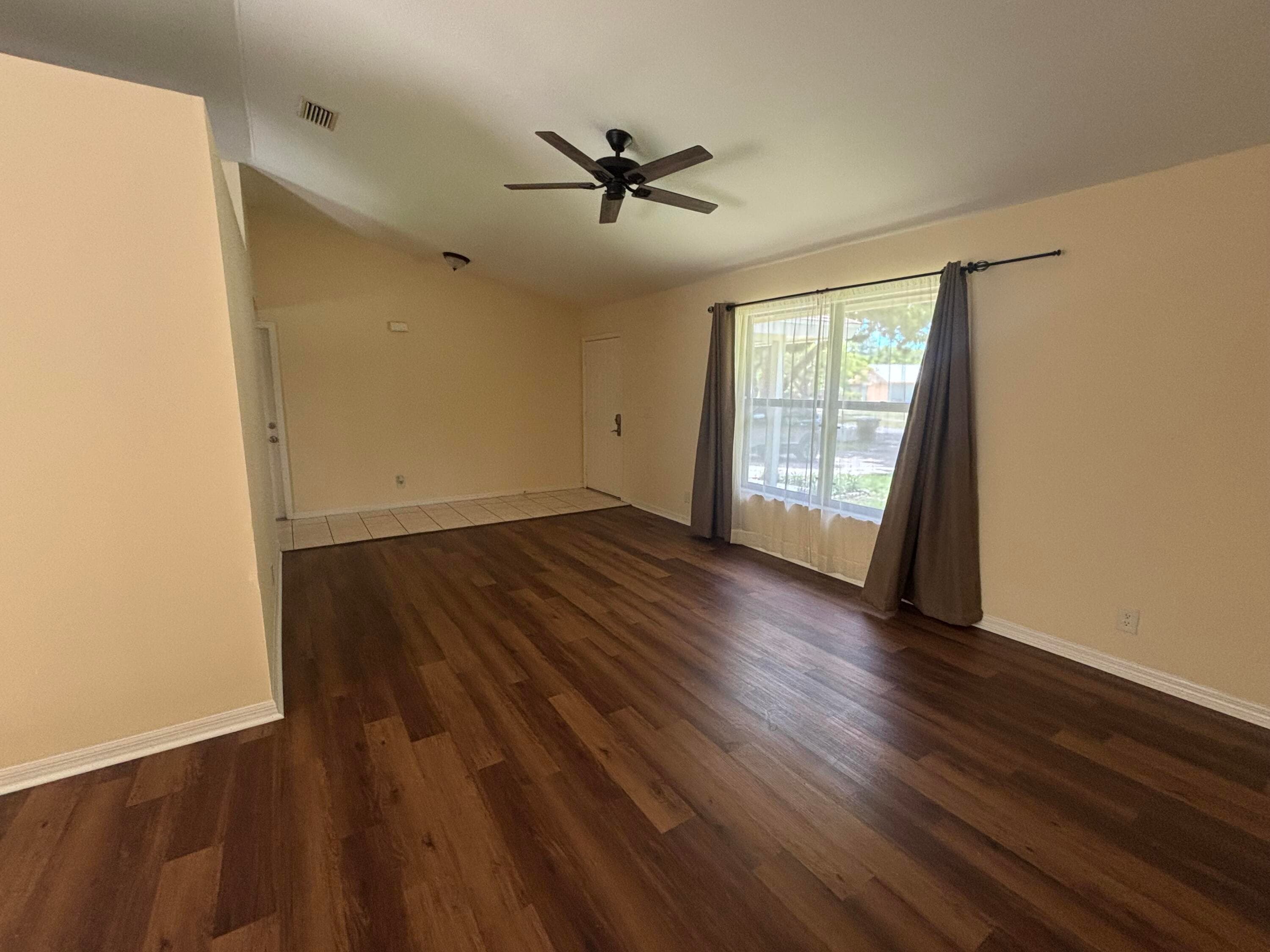 1563 40th Street, West Palm Beach, FL 33407 15