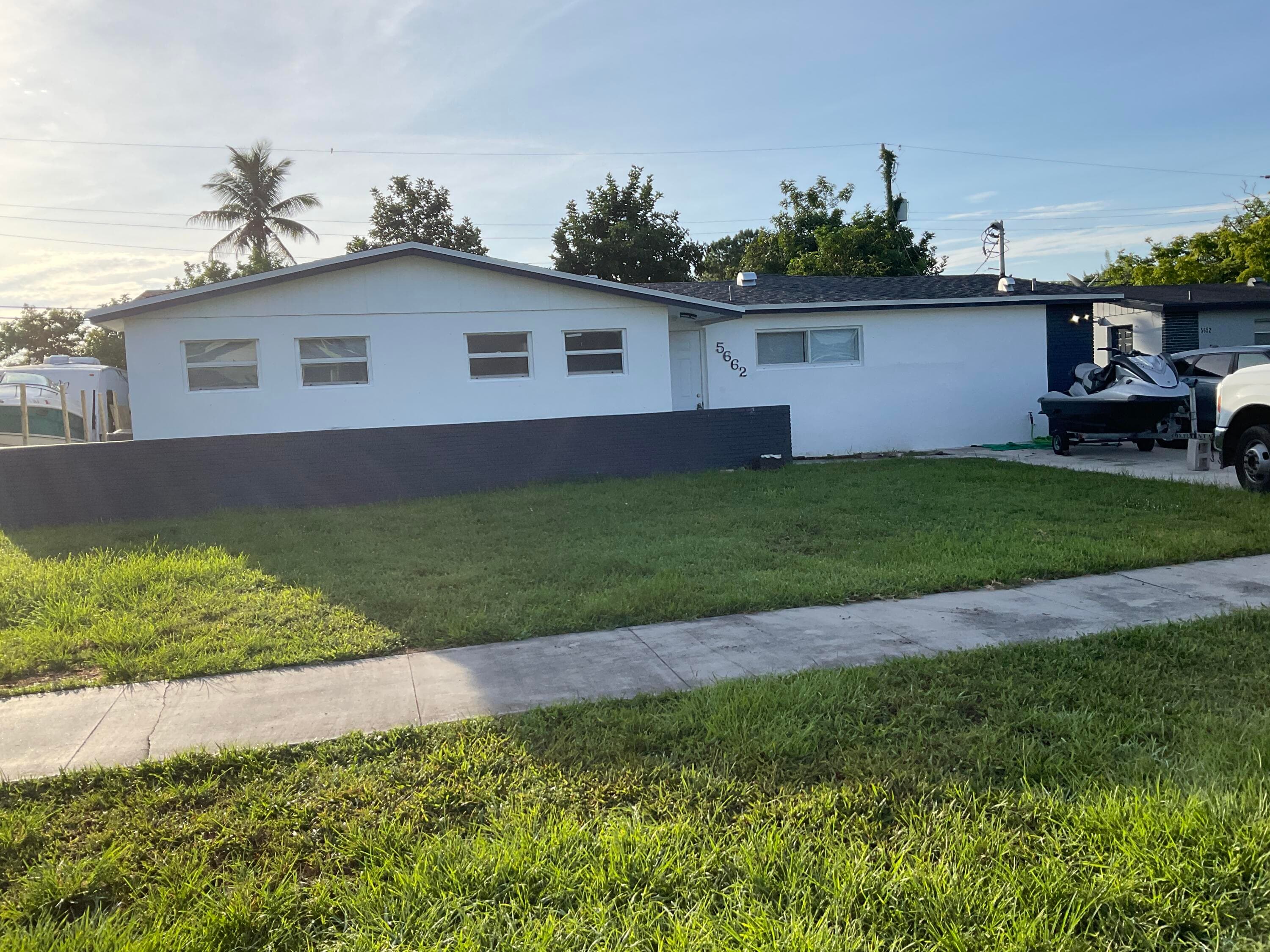 5662 Parke Avenue, West Palm Beach, FL 33407 2