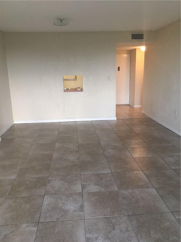 15600 NW 7th Avenue 421, Miami, FL 33169 10