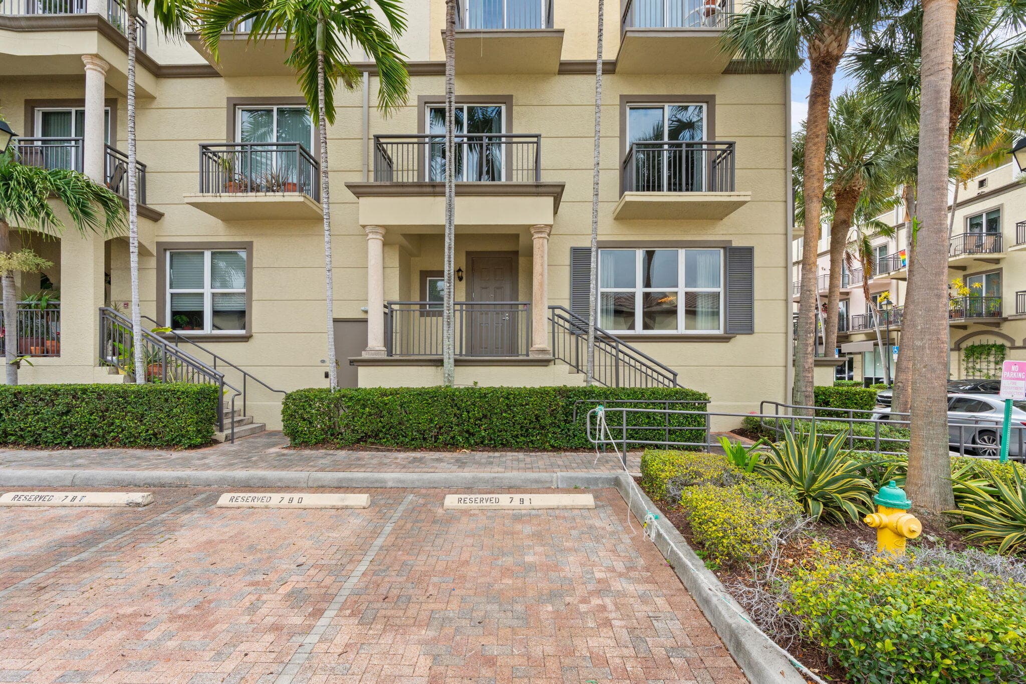 2617 NE 14th Avenue 109, Wilton Manors, FL 33334 2
