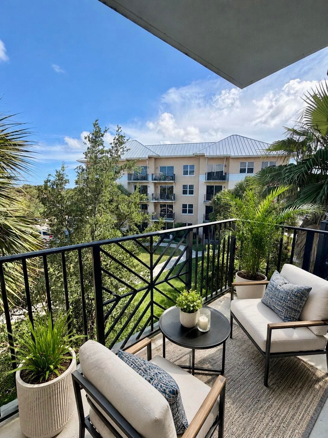 1590 Cameron Samuel Lane, West Palm Beach, FL 33401 2