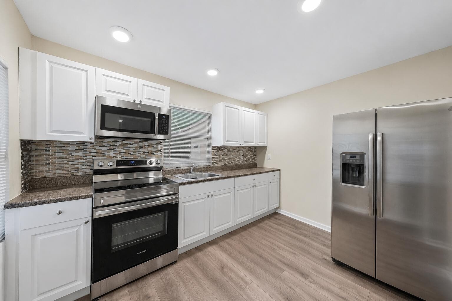 3207 Pinewood Avenue, West Palm Beach, FL 33407 4