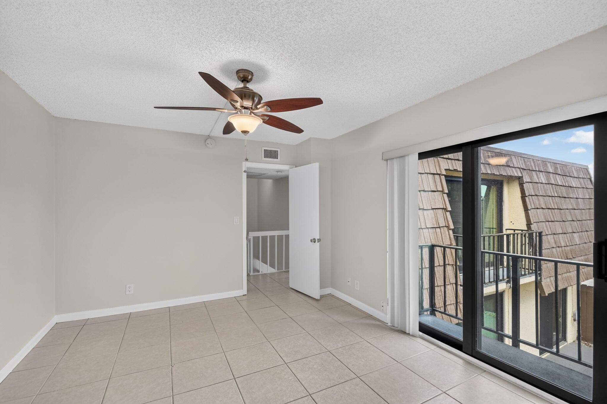 744 Springdale Circle, Palm Springs, FL 33461 24