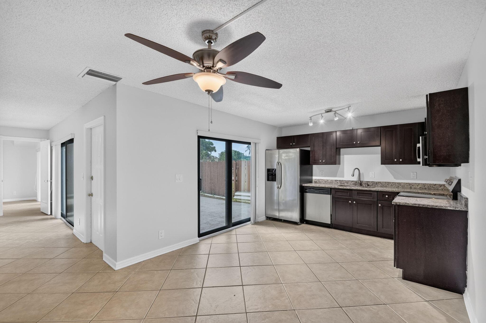744 Springdale Circle, Palm Springs, FL 33461 15