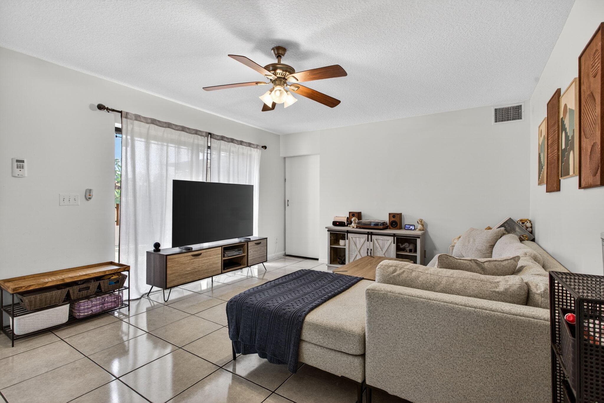 5408 NW 59th Place, Tamarac, FL 33319 11