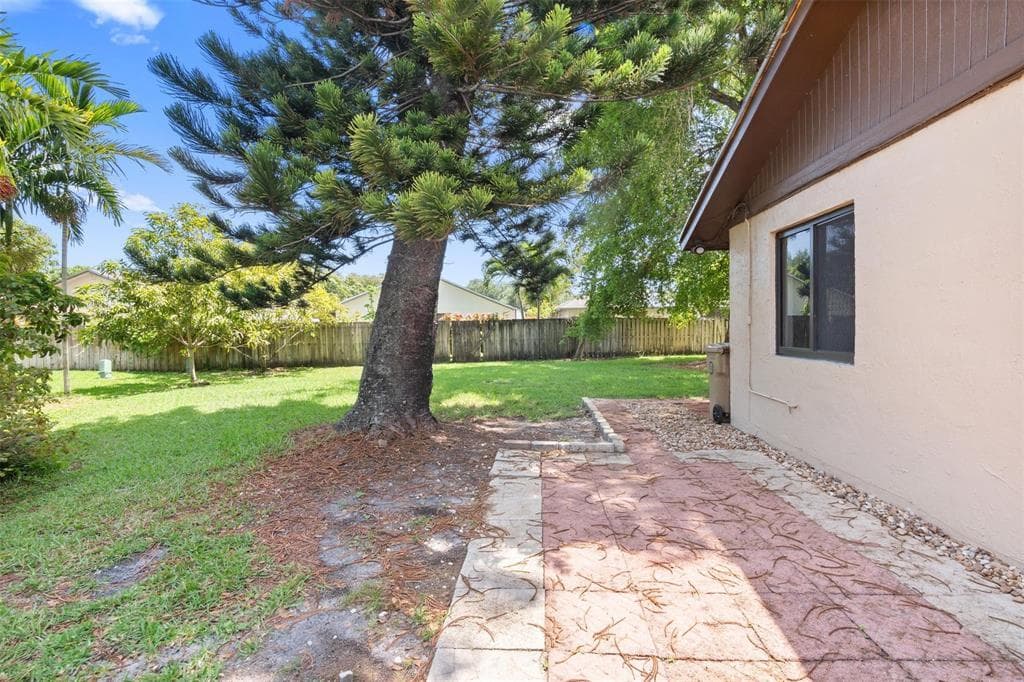 2146 Nova Village Drive, Davie, FL 33317 30