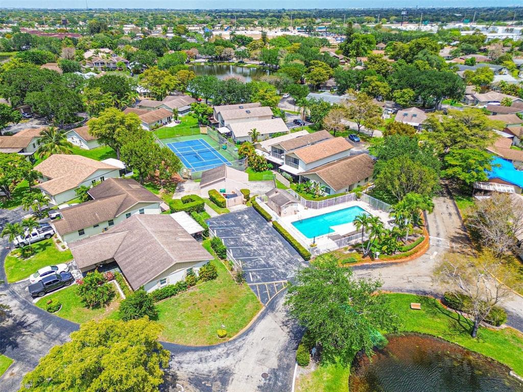 2146 Nova Village Drive, Davie, FL 33317 43