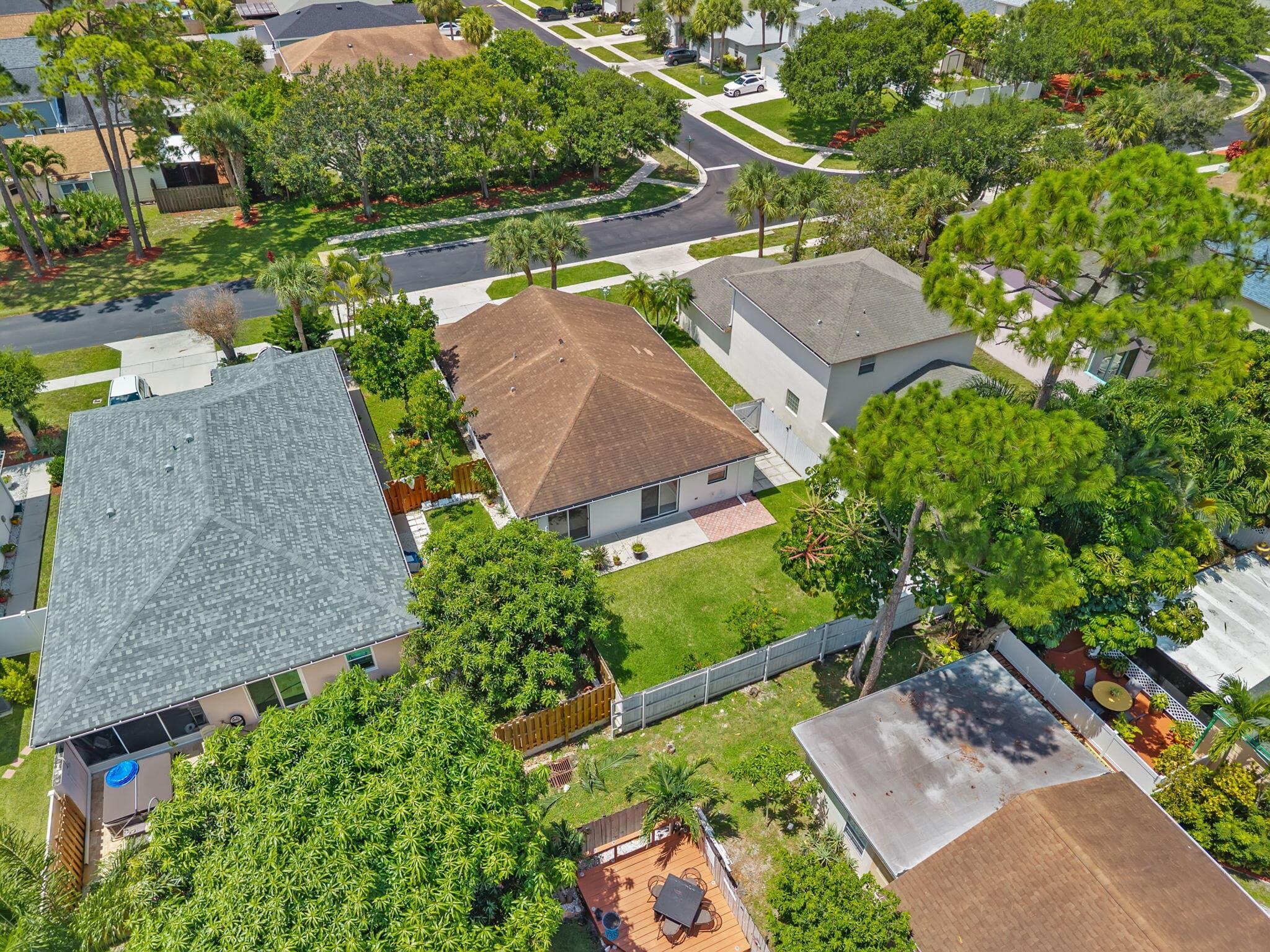 6196 Azalea Circle, West Palm Beach, FL 33415 32